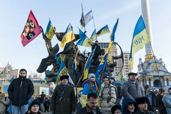 Maidan - demonstranter på independence square under rally Royaltyfria Stockbilder