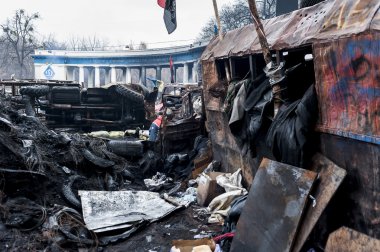 meydan - barikatlarda hrushchevkoho Dinamo Stadyumu cadde üzerinde