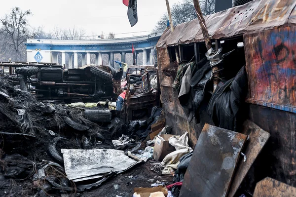 meydan - barikatlarda hrushchevkoho Dinamo Stadyumu cadde üzerinde