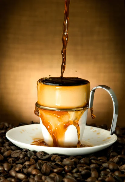 Spilling coffee — Stock Photo, Image