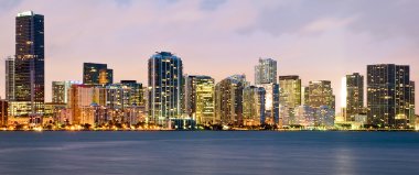 miami binalar gece çekimi