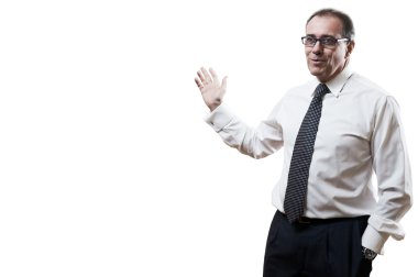 Kendine güvenen işadamı sunum yapma beyaz tahta işaret