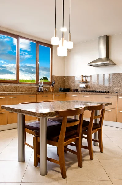 Série de design de interiores: cozinha clássica e moderna com landscap — Fotografia de Stock