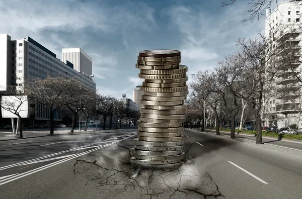 Pile of Euros falling down into the city: Economic and Financial — Stock Photo, Image