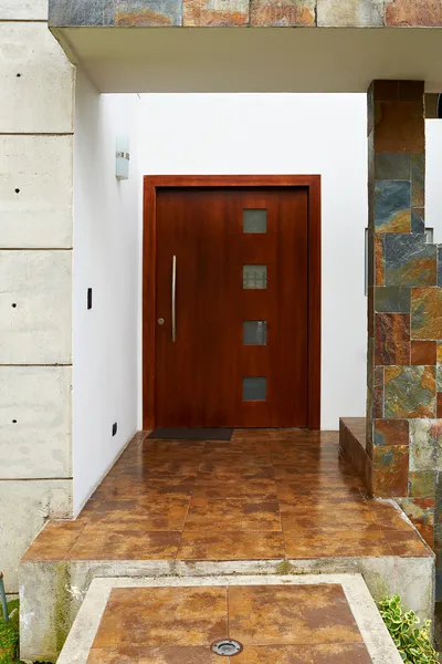 Puerta de entrada moderna casa — Foto de Stock