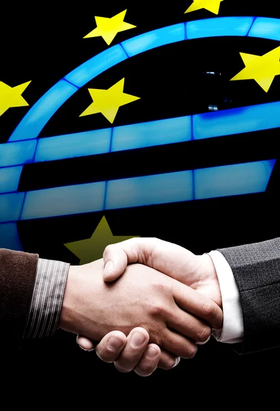 Handeshake van twee leiders op de Europese centrale bank in frankfur — Stockfoto