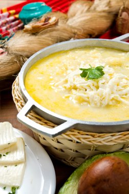 Ekvador yemek serisi: patates çorbası veya 