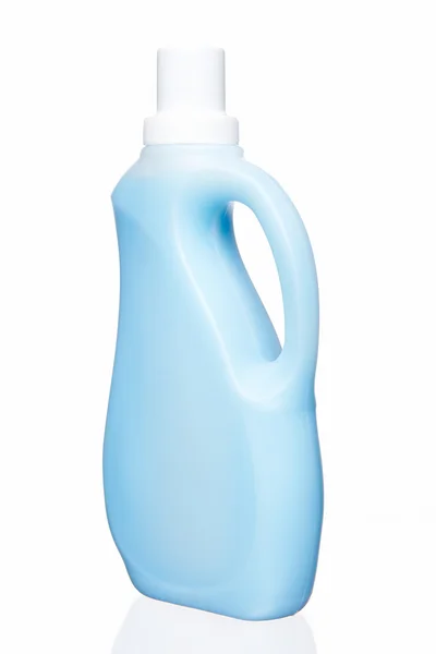 Recipiente detergente azul claro. Aislado sobre blanco — Foto de Stock