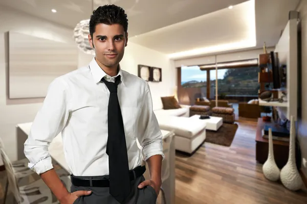 Mężczyzna młody udany biznes w domu — Zdjęcie stockowe