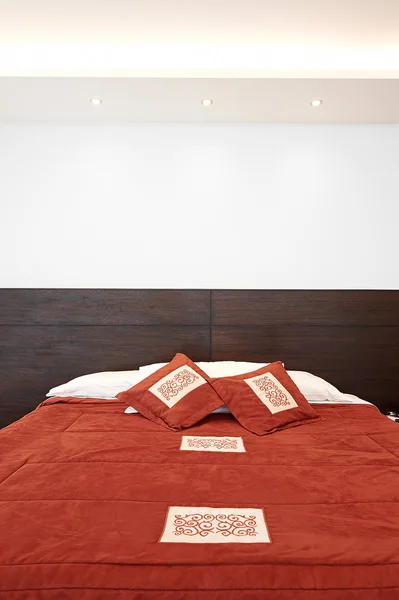 Interio design: moderna stort sovrum — Stockfoto