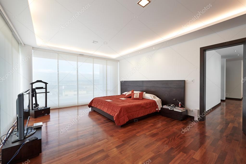 Interio design: Modern big bedroom