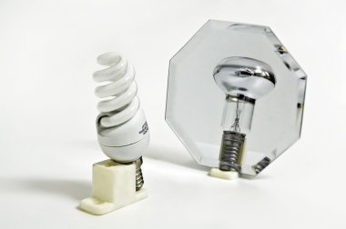 ironik natürmort lambaları