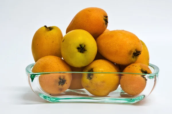 Shesek fruta madura em um fundo branco — Fotografia de Stock