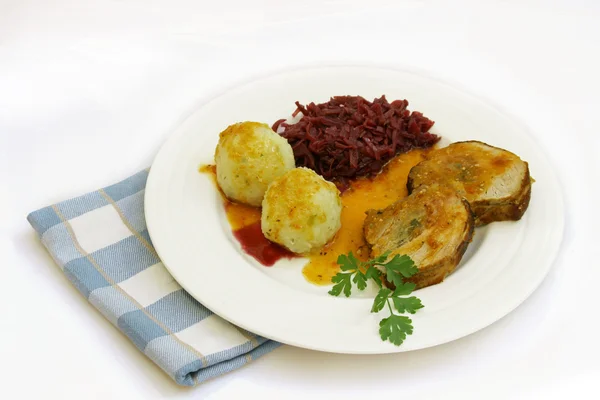 domuz rostosu kırmızı lahana ve köfte