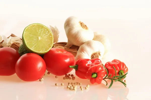 Meksikalı sebze kireç meyve, sarımsak, biber