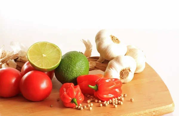 Meksikalı sebze kireç meyve, sarımsak, biber