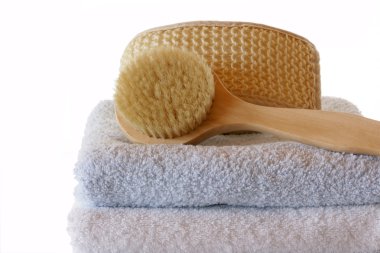 havlu ve vücut fırçası