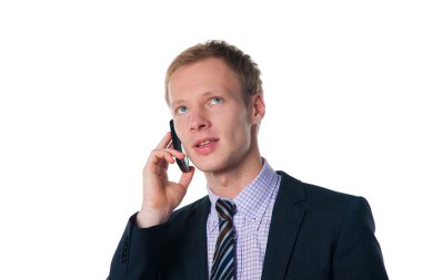 yakışıklı işadamı cep telefonuyla konuşuyor