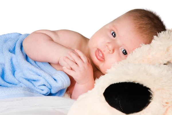 Baby in asciugamano blu — Foto Stock