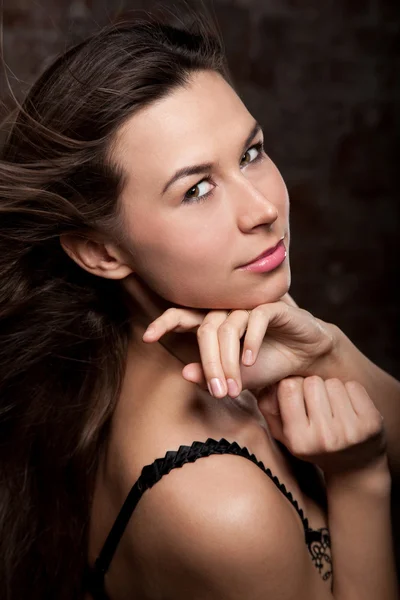 Portret van mooie sexy brunette meisje — Stockfoto