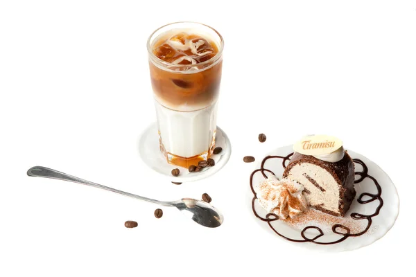 Coffee cocktail with cake, spoon and beans — Stock Photo, Image