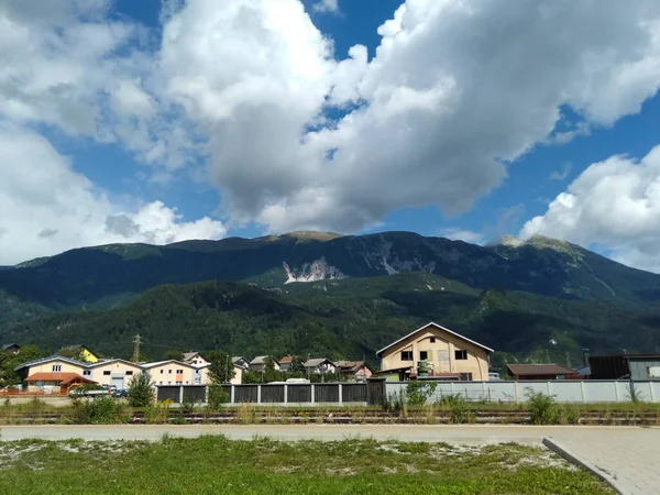 Slovenya Nın Zirovnica Köyünden Stol Dağı Manzarası — Stok fotoğraf