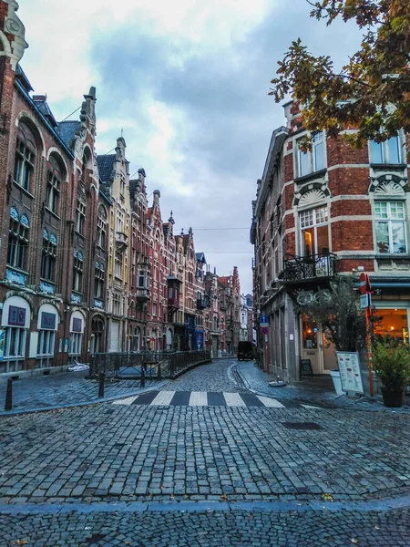 Zabytkowa Ulica Średniowiecznymi Domami Centrum Gandawy Belgia — Zdjęcie stockowe