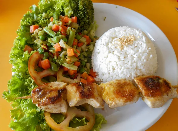 Yemek fotoğrafçılığı. Tavuklu pilav.