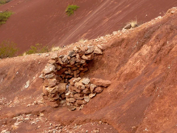 Κόκκινο Χώμα Στο Βόρειο Τμήμα Της Αργεντινής — Φωτογραφία Αρχείου