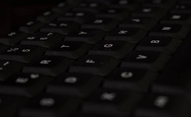 Bir bilgisayar klavyesinin kapatılması