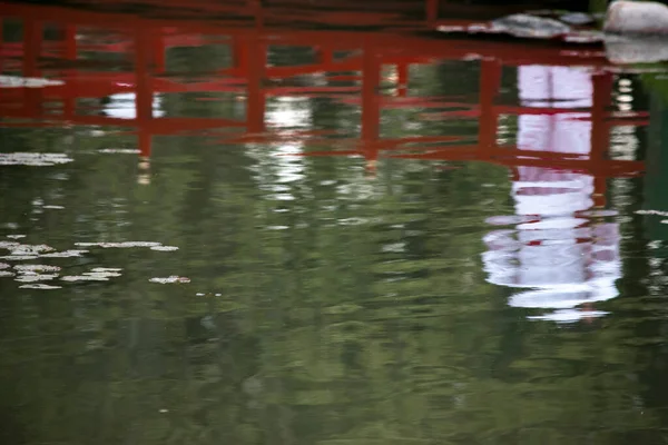 Rode Houten Brug Het Japanse Park — Stockfoto