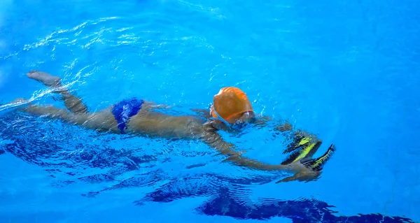 Piccolo nuotatore — Foto Stock