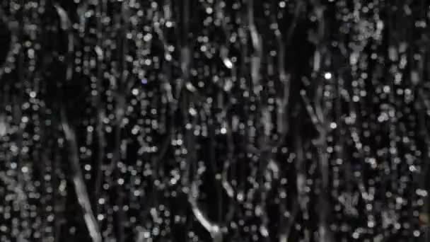 Pencereye Düşen Yağmurdan Gerçek Damlaları Kameraya Kaydedilen Gerçek Odaksız Bokeh — Stok video