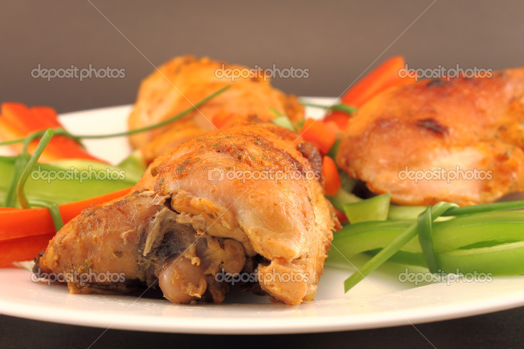 Trozos de pollo a la parrilla — Foto de stock © PhotoEstelar #40812807