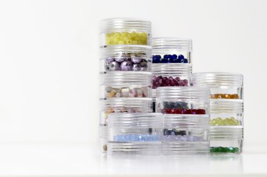 Takı Boncuk organize kaplarda