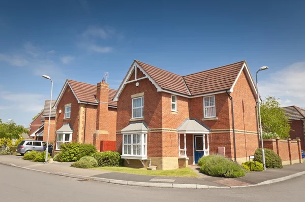 yeni inşa edilen arazi üzerinde resim mükemmel evleri