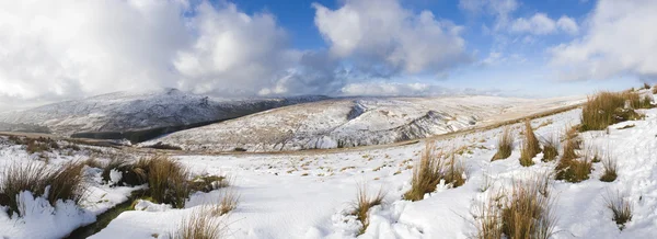 Snow covered mountains, Brecon Beacons, Wales, UK — Stock Photo, Image