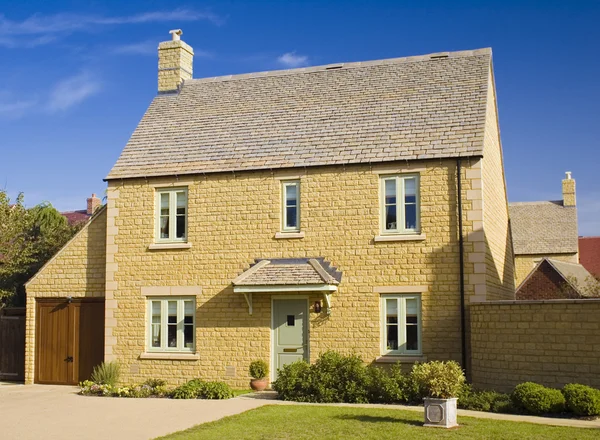 Yeni evlerin sokak görünümü