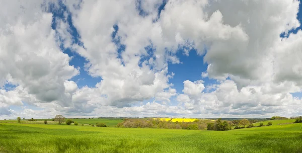 田园诗般的乡村景观，英国科茨沃尔德 — 图库照片