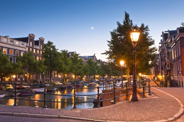 Amsterdam tranquil canal scene, Holland — Stock Photo, Image