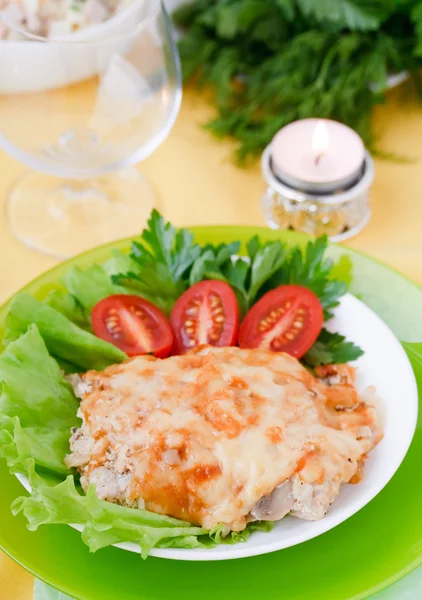 Baked meat with mushrooms — Stock Photo, Image