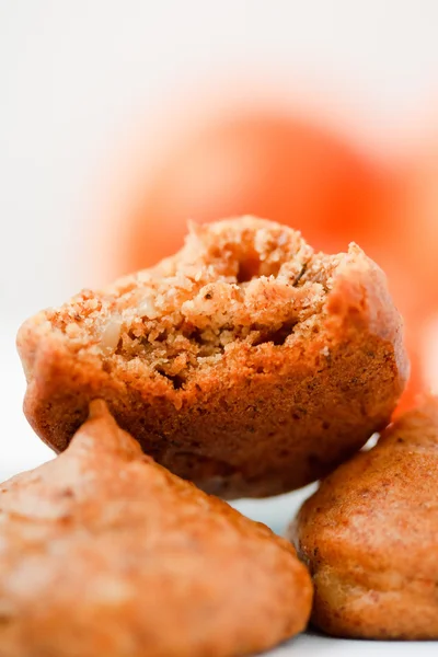 ceviz ve tarçın ile Trabzon hurması tanımlama.