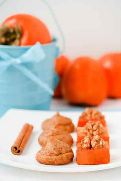 Persimmon cookies with nuts and cinnamon. — Stock Photo, Image