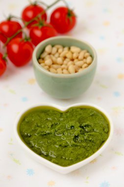 Pesto alla Genovese, Basil Sosu.