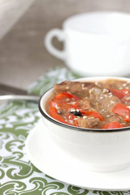 tatlı biber, soğan, susam ve b ile diyet rosto