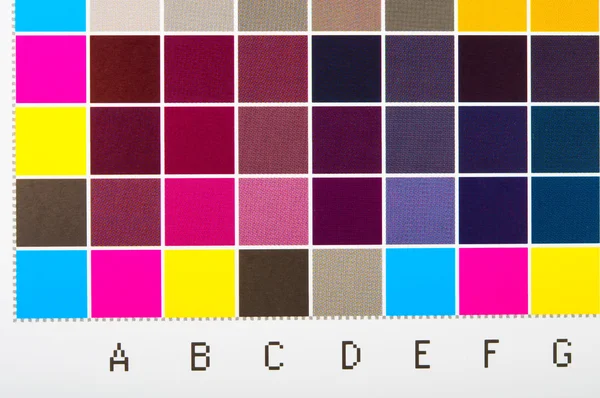 Afdrukken van testchart in CMYK-kleuren — Stockfoto