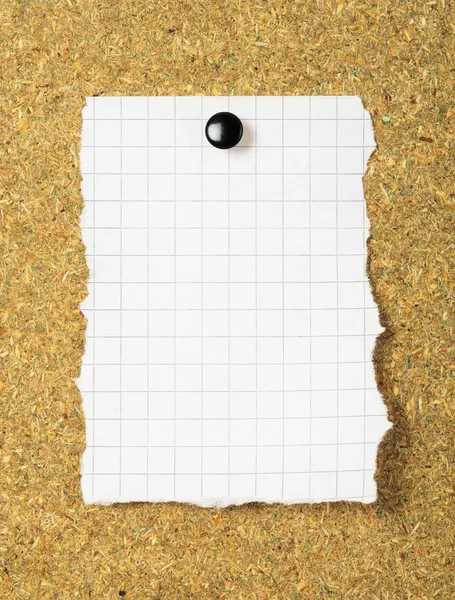 Note paper on a cork board. Closeup — Stock Photo, Image