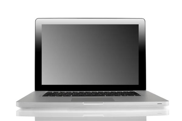 Laptop geïsoleerd op witte achtergrond — Stockfoto