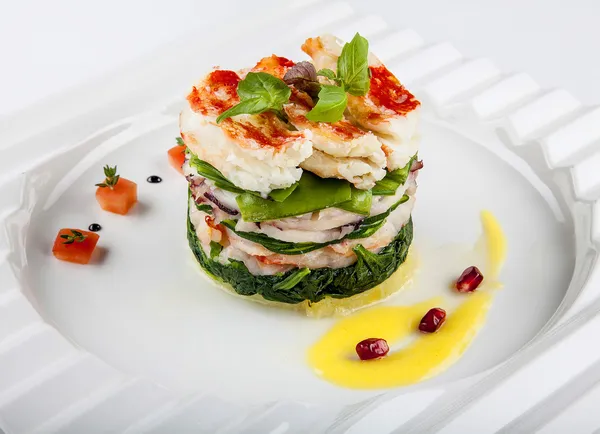 Salat mit Meeresfrüchten. — Stockfoto