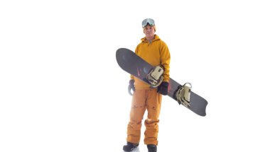 Snowboardçu beyazda izole edildi